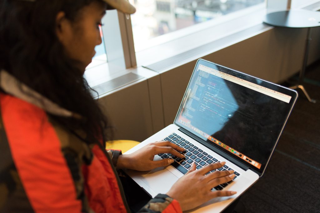 Outsourcing a Software Development Team in 2022: A Comprehensive Guide for Startup Businesses