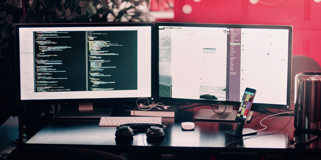 Next.JS vs. Traditional React: The Evolution of Web Development