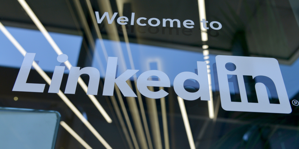 How to Connect with React Professionals on LinkedIn